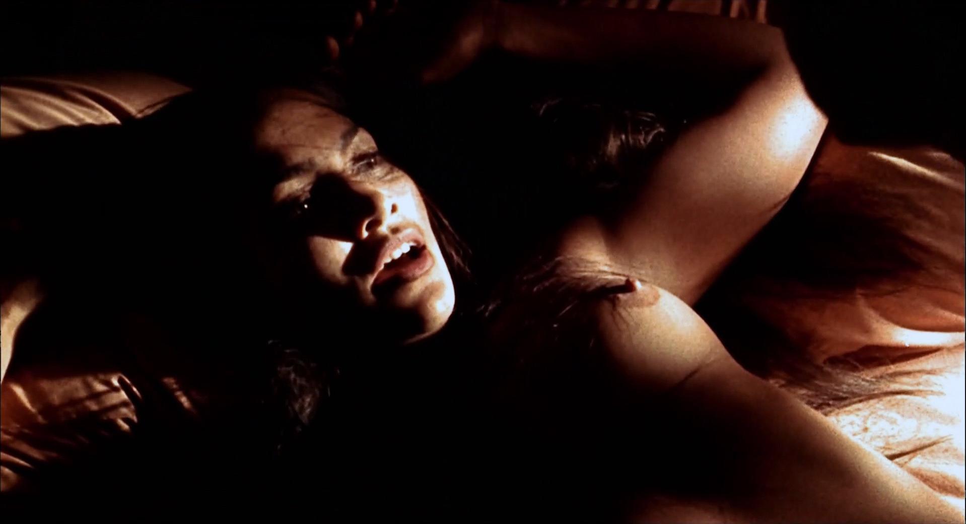 Nude Video Celebs Jennifer Lopez Nude U Turn 1997
