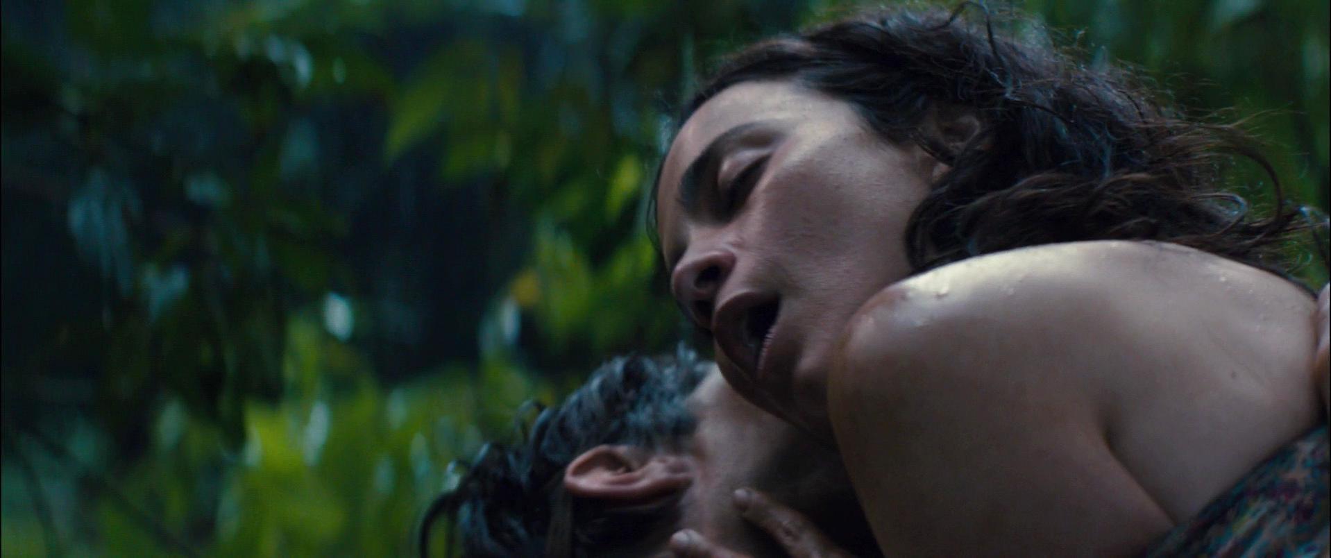 Nude Video Celebs Alice Braga Sexy El Ardor 2014