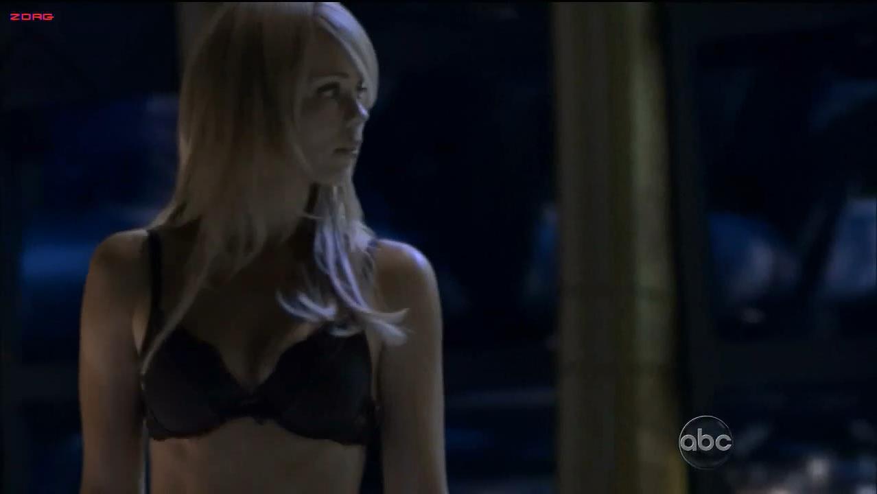 Nude Video Celebs Laura Vandervoort Sexy V S02e01 2011