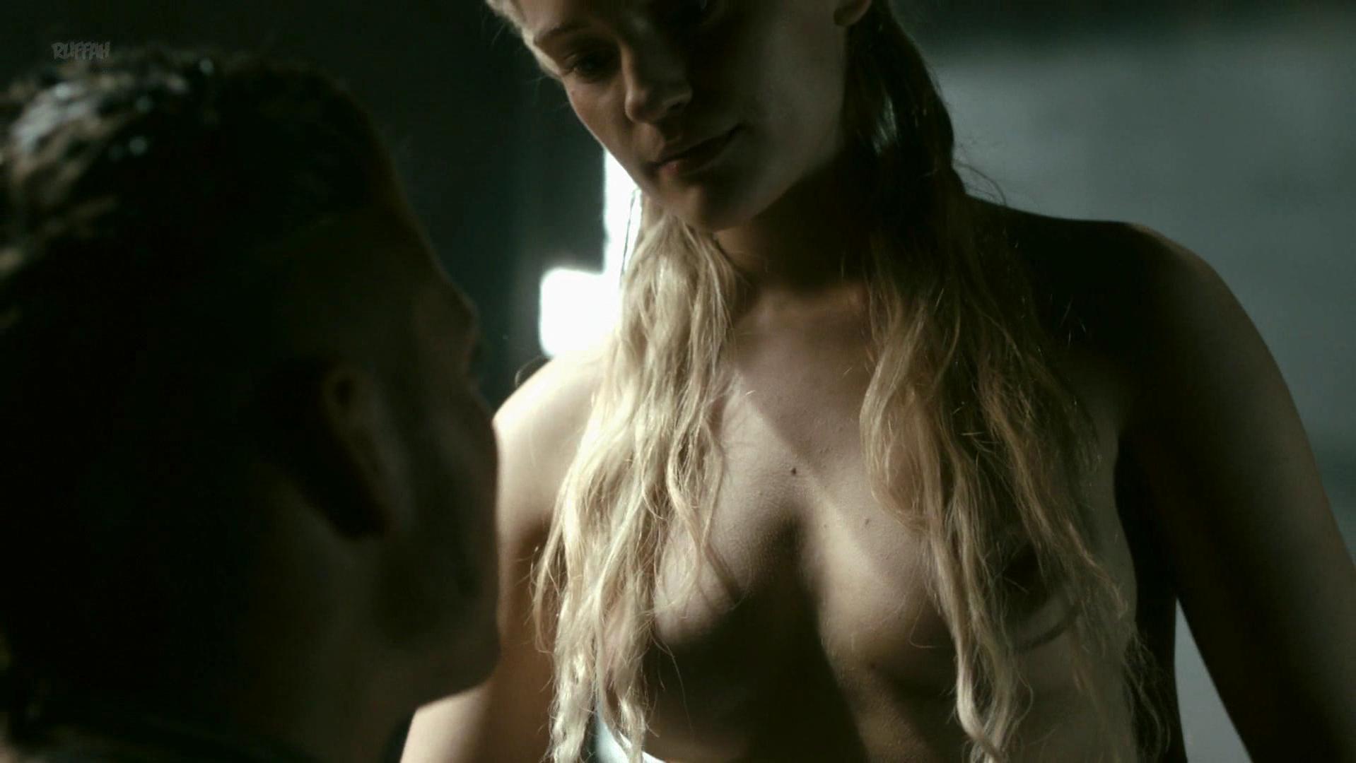 Alicia Agneson Desnuda En Vikingos Sexiz Pix