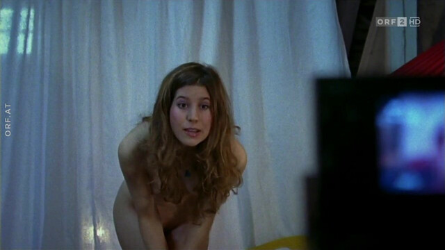 Nora Heschl nude - Oben ohne s01e04 (2007)