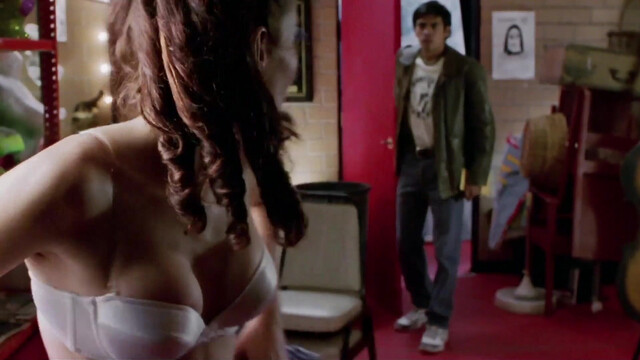 Ana Serradilla sexy - Un mundo raro (2001)