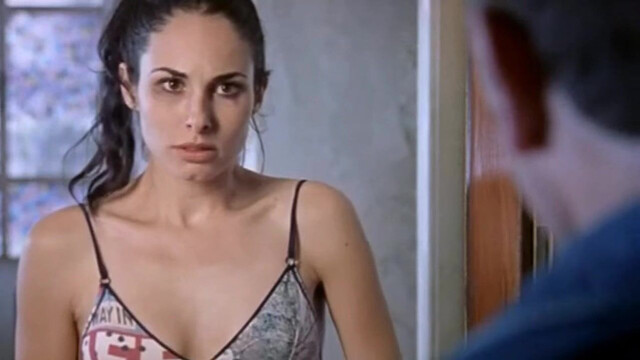 Ana Serradilla sexy - Sexo, amor y otras perversiones (2006)