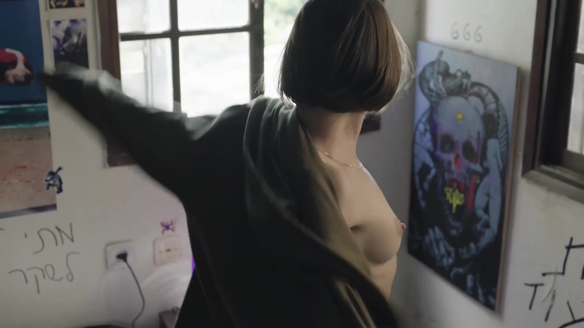 Bat Hen Sabag nude - Horeset s01e04 (2025)