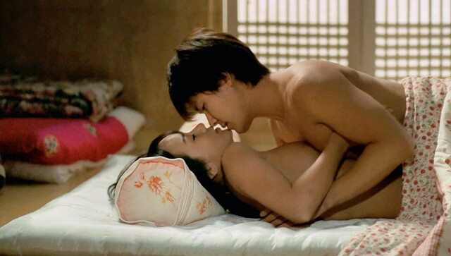 Uhm Jung-hwa nude - Marriage is a Crazy Thing (2002)