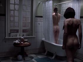Ana Soler nude, Ana Serradilla nude - La Otra Familia (2011)