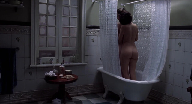 Ana Soler nude, Ana Serradilla nude - La Otra Familia (2011)