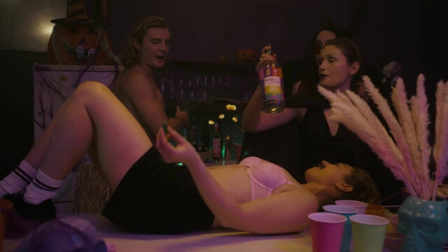 Jane de Wet nude - Hag (2025)