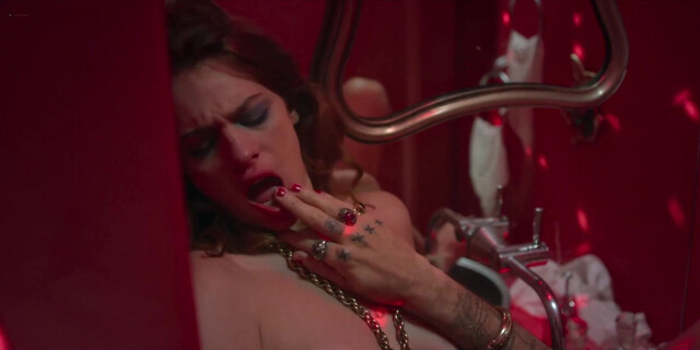 Juliana Didone nude, Lara Tremouroux nude - O Combinado Não Sai Caro (2025)