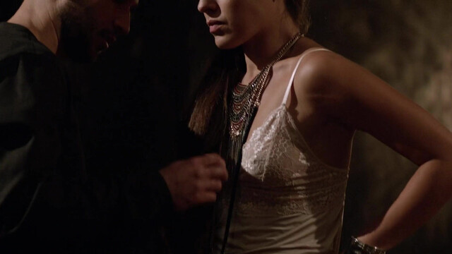 Melia Kreiling sexy - Tyrant s02e06, s03e05 (2015–2016)