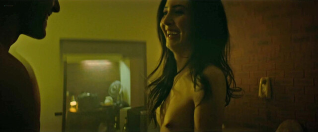 Ashleigh Cummings sexy, Cori Delahaunty nude, Mia Artemis nude, Josephine Blazier sexy - Run s01e01-06 (2026)