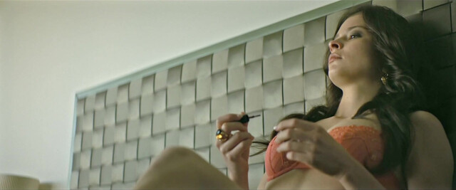 Ashleigh Cummings sexy, Cori Delahaunty nude, Mia Artemis nude, Josephine Blazier sexy - Run s01e01-06 (2026)