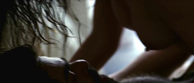 Alessandra Negrini nude - The Silver Cliff (O Abismo Prateado) (2011)