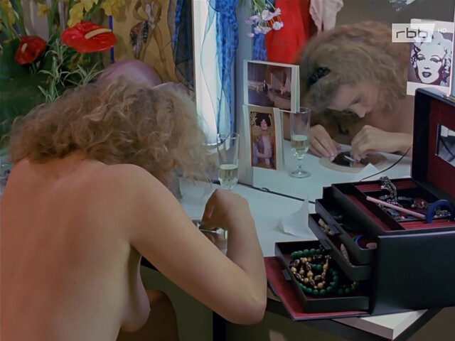 Petra Morze nude - Tatort: Alles Theater e221 (1989)