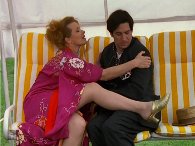 Petra Morze sexy - Mein Opa und die 13 Stuhle (1997)