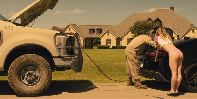 Michelle Randolph sexy, Ali Larter sexy, Francesca Xuereb sexy, Stefania Spampinato sexy, Paulina Chávez sexy - Landman s02e10 (2026)