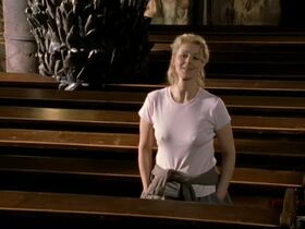 Petra Morze sexy - Schlosshotel Orth s08e03 (2003)