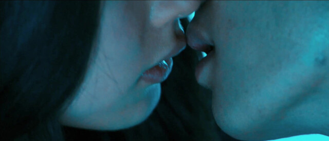 Shin Sae-Kyeong sexy - Five Senses of Eros (2009)