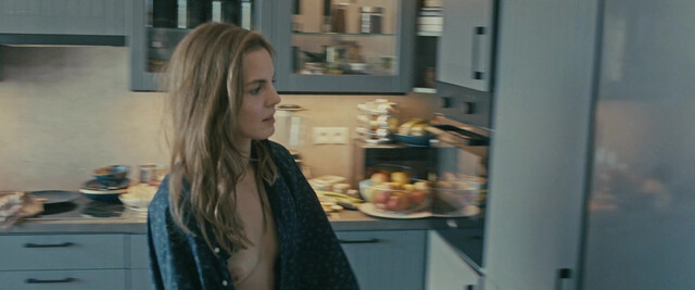 Agata Turkot nude, etc - Good Home (2025)