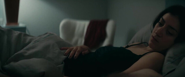 Gizem Erdogan sexy - Vaka s01e01 (2026)