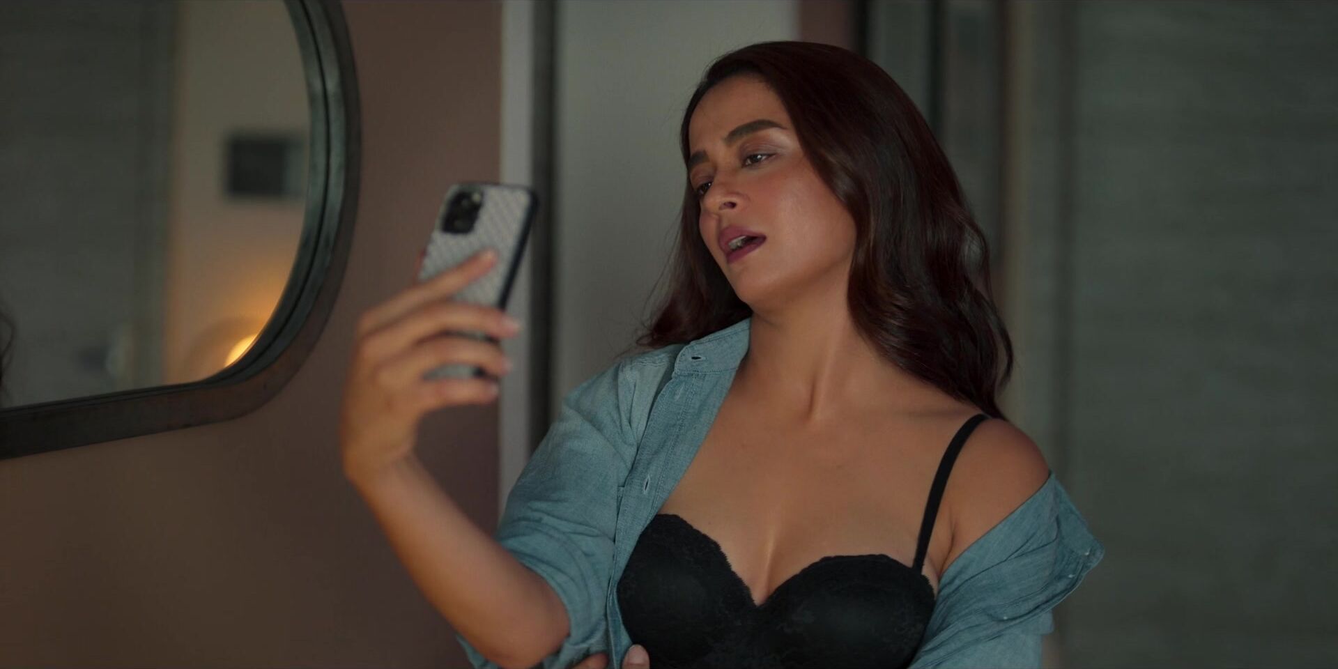 Aditi Shetty sexy, Surveen Chawla sexy - Rana Naidu s02 (2024)