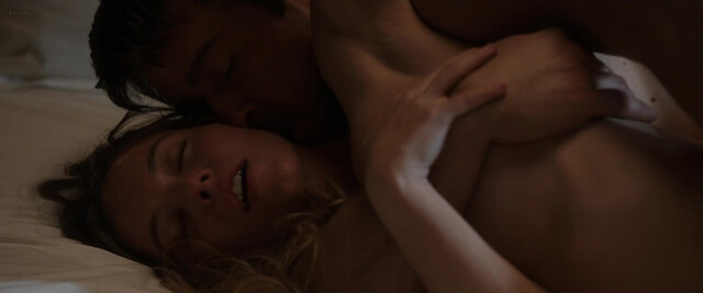 Sydney Sweeney nude, Amanda Seyfried sexy - The Housemaid (2025)