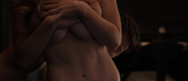 Sydney Sweeney nude, Amanda Seyfried sexy - The Housemaid (2025)