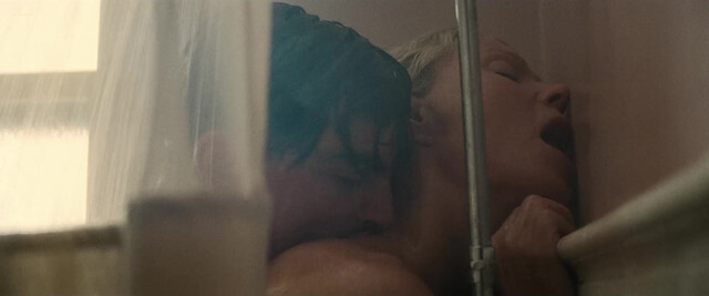 Odessa A'zion sexy, Gwyneth Paltrow sexy - Marty Supreme (2025)