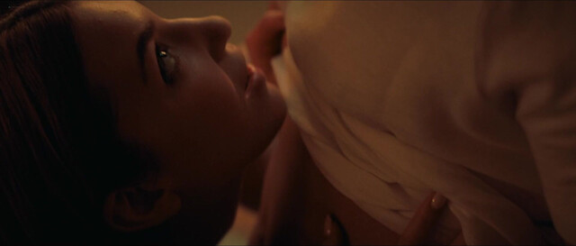 Sophie Nelisse sexy - Heated Rivalry s01e04 (2025)