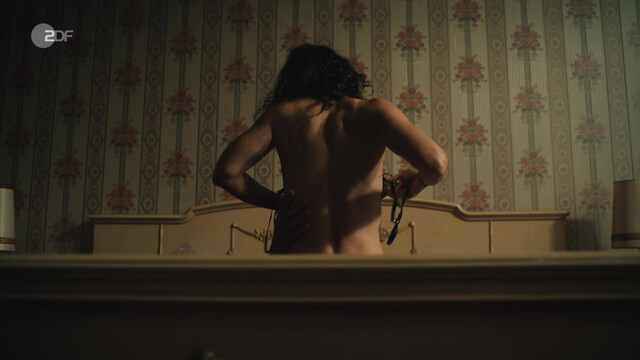 Friederike Becht nude - Im Rausch (2024)