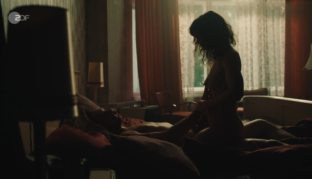 Friederike Becht nude - Im Rausch (2024)