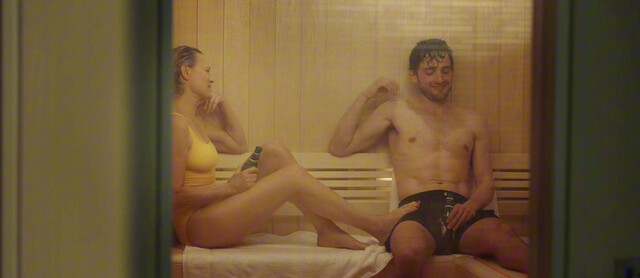 Robin Wright sexy, Olivia Cooke sexy - The Girlfriend s01e01 (2025)