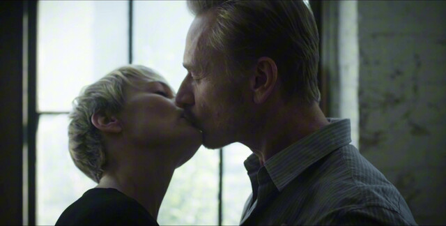 Robin Wright sexy - House of cards s01e06, e10 (2013)