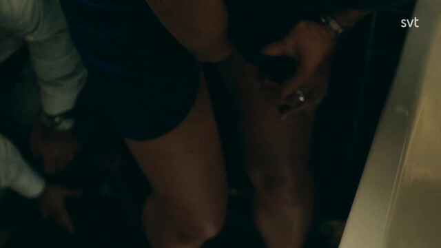 Vivianne Treschow sexy - Hundarna s01e01 (2026)