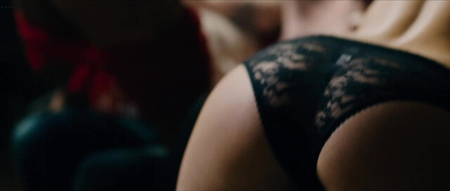 Lulu Dahl nude, Amada Kaspar nude, Jacqueline Hicks nude - Monsters Dark Continent (2014)