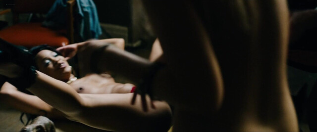 Lulu Dahl nude, Amada Kaspar nude, Jacqueline Hicks nude - Monsters Dark Continent (2014)
