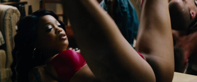 Lulu Dahl nude, Amada Kaspar nude, Jacqueline Hicks nude - Monsters Dark Continent (2014)