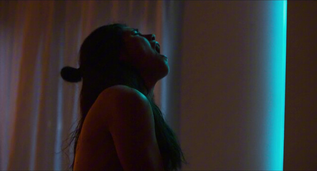 Jouman Fattal nude, Hanna van Vliet nude - Anne+ (2021)