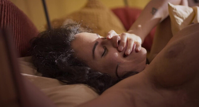 Jouman Fattal nude, Hanna van Vliet nude - Anne+ (2021)