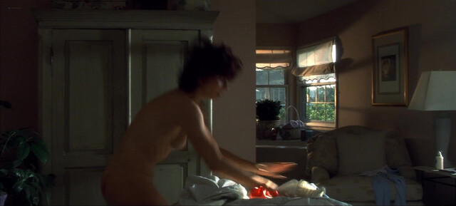 Mary Steenburgen nude - Life as a House (2001)