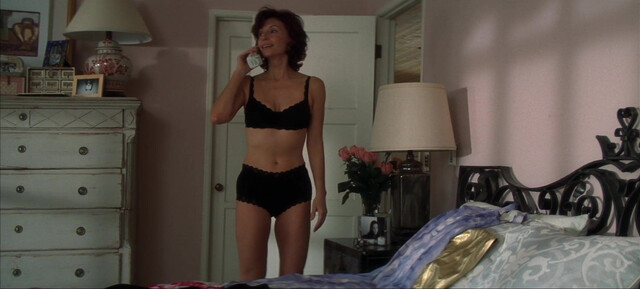 Mary Steenburgen nude - Life as a House (2001)