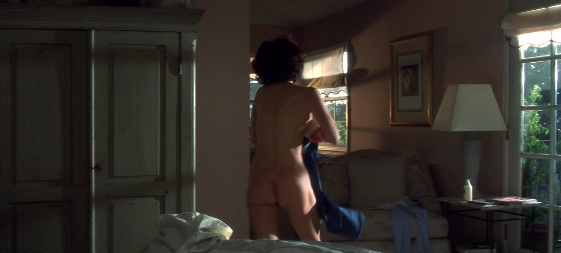 Mary Steenburgen nude - Life as a House (2001)