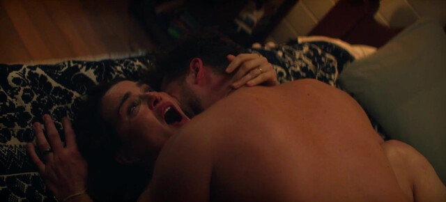 Rachel Weisz sexy - Vladimir s01e08 (2026)