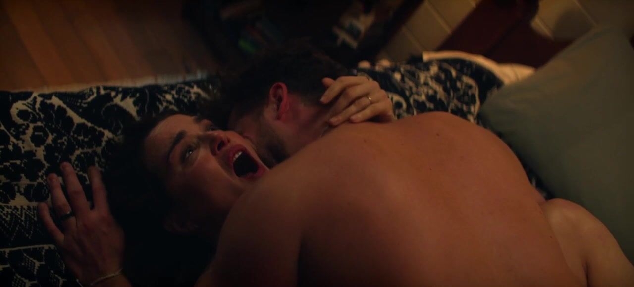 Rachel Weisz sexy - Vladimir s01e08 (2026)