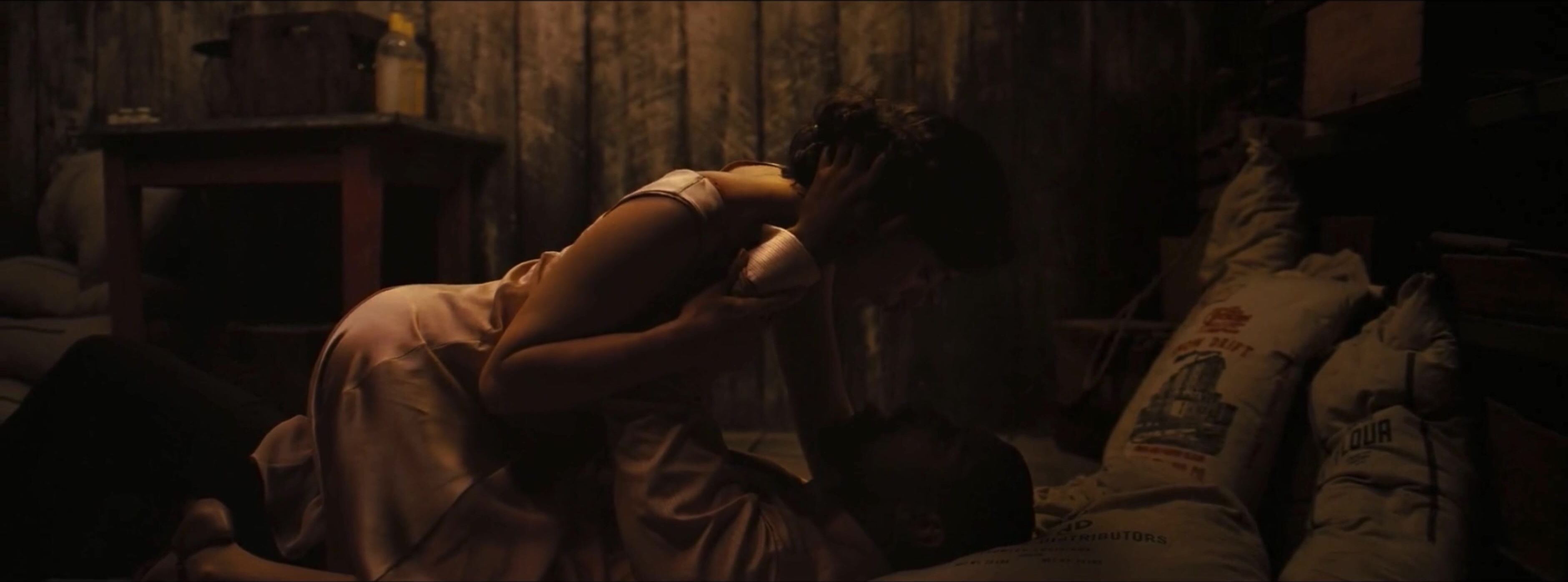 Hailee Steinfeld sexy - Sinners (2025)