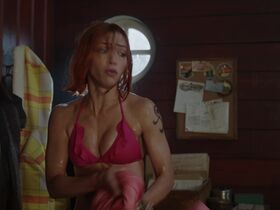 Emily Rudd sexy - One Piece s02e03 (2025)