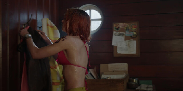 Emily Rudd sexy - One Piece s02e03 (2025)