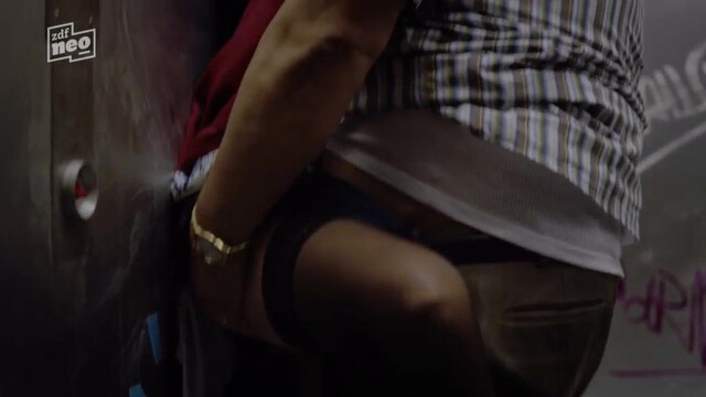 Tina Ruland sexy - Blockbustaz s02e11 (2018)