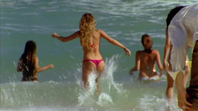 Maria Ribeiro nude, Luz Cipriota nude - Love Stories Only Last 90 Minutes (2009)