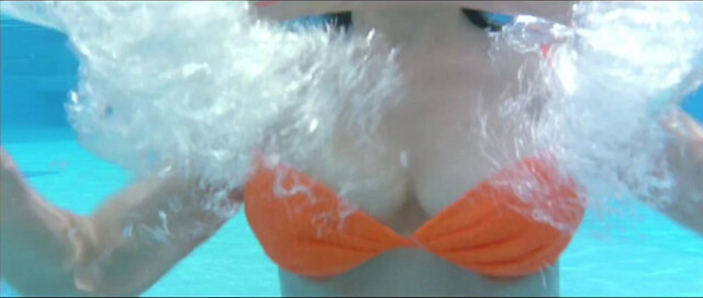 Kelly Lin sexy, Maggie Lu sexy - The Conmen in Vegas (1999)